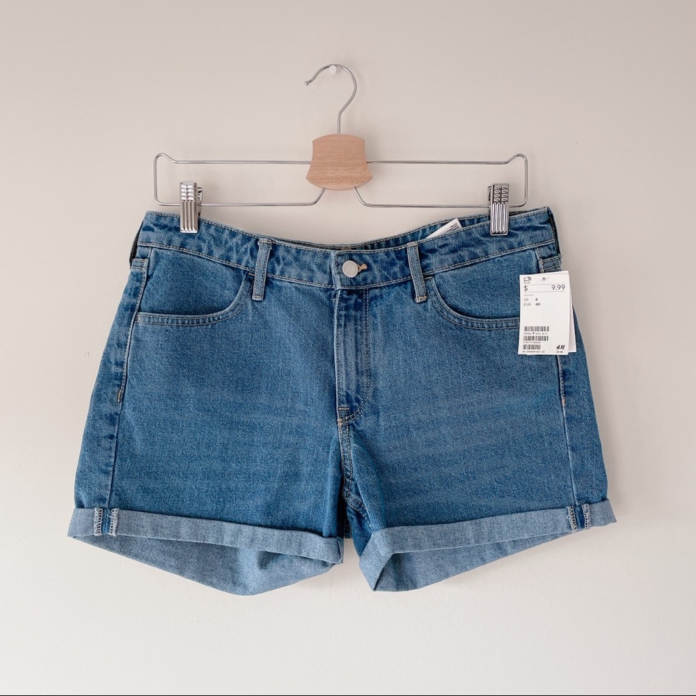 H&M ❤️ denim shorts in US size 8 ✨